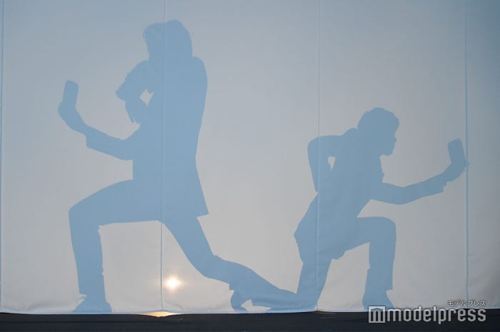 決めポーズで登場/反町隆史、NAOTO (C)モデルプレス