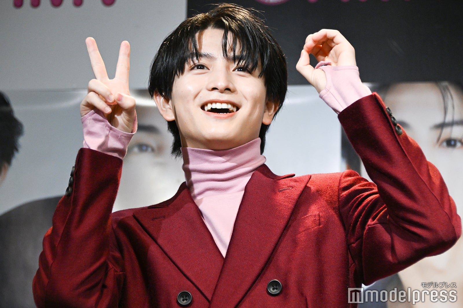 多数の媒体に「20」ポーズを求められる柏木悠（C）モデルプレス