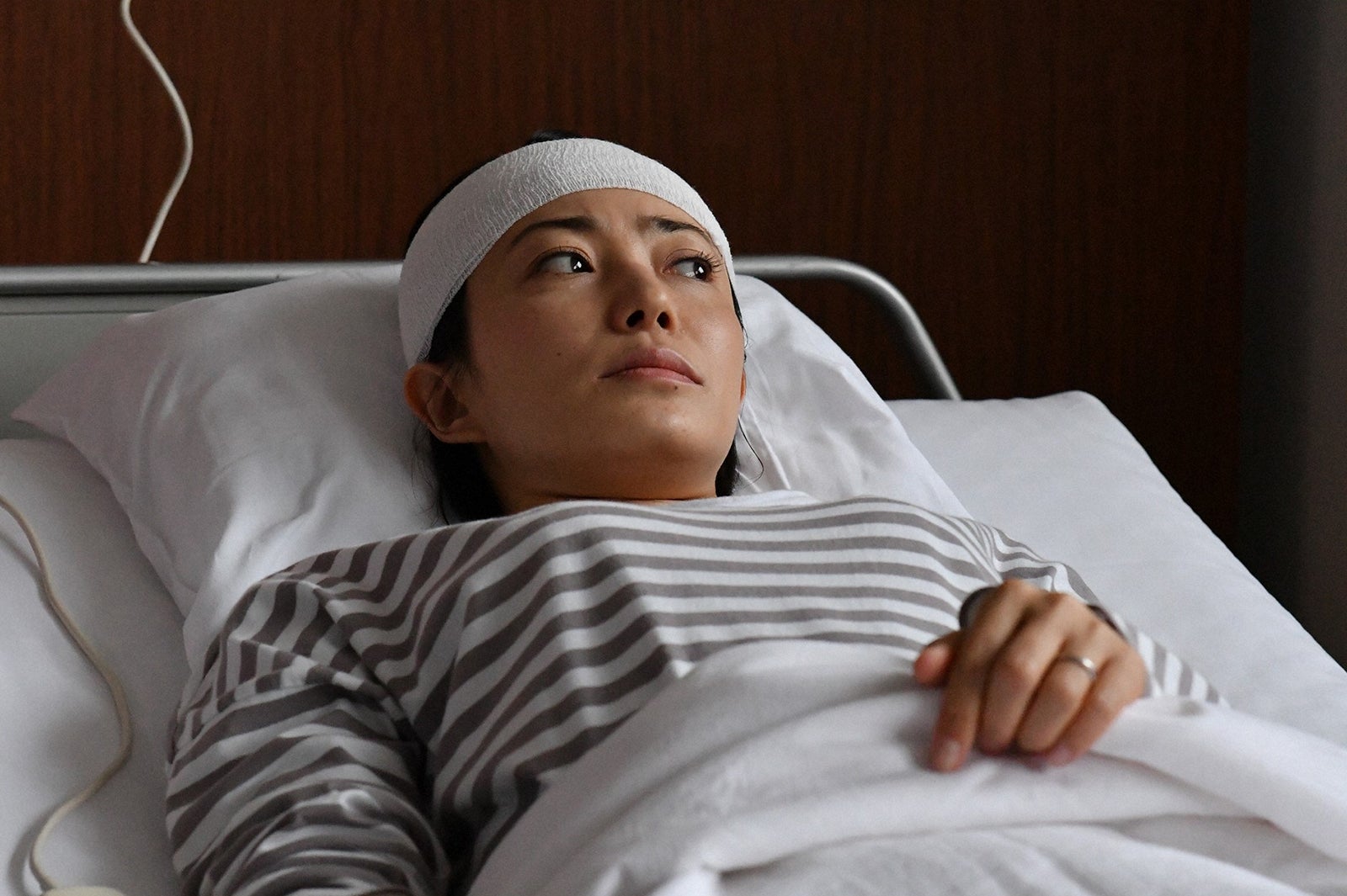 菅野美穂／「砂の塔～知りすぎた隣人」第8話より（C）TBS