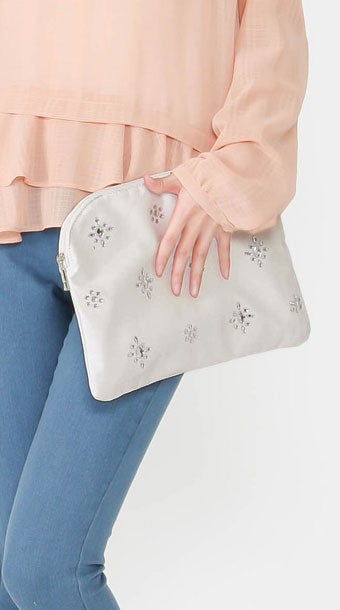 ビジューキャンバス2WAYクラッチ「salus」2,990円（税込）