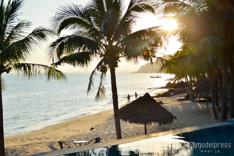 うっとりするような美しい海と、“ホワイトサンズ”と呼ばれる白砂のビーチが続く／ダナンビーチ