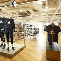 スポーツシューズ・ウェア・adidas Brand Core Store／画像提供：日本空港ビルデング
