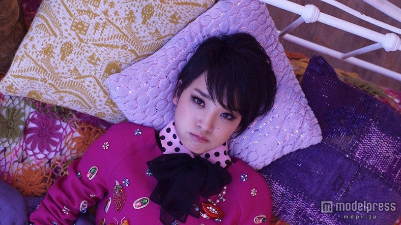 剛力彩芽2ndシングル「あなたの100の嫌いなところ」ミュージックビデオより