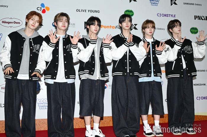 TWS/YOUNGJAE(ヨンジェ)、JIHOON(ジフン)、HANJIN(ハンジン)、DOHOON(ドフン)、KYUNGMIN(ギョンミン)、SHINYU(シニュ)(C)モデルプレス