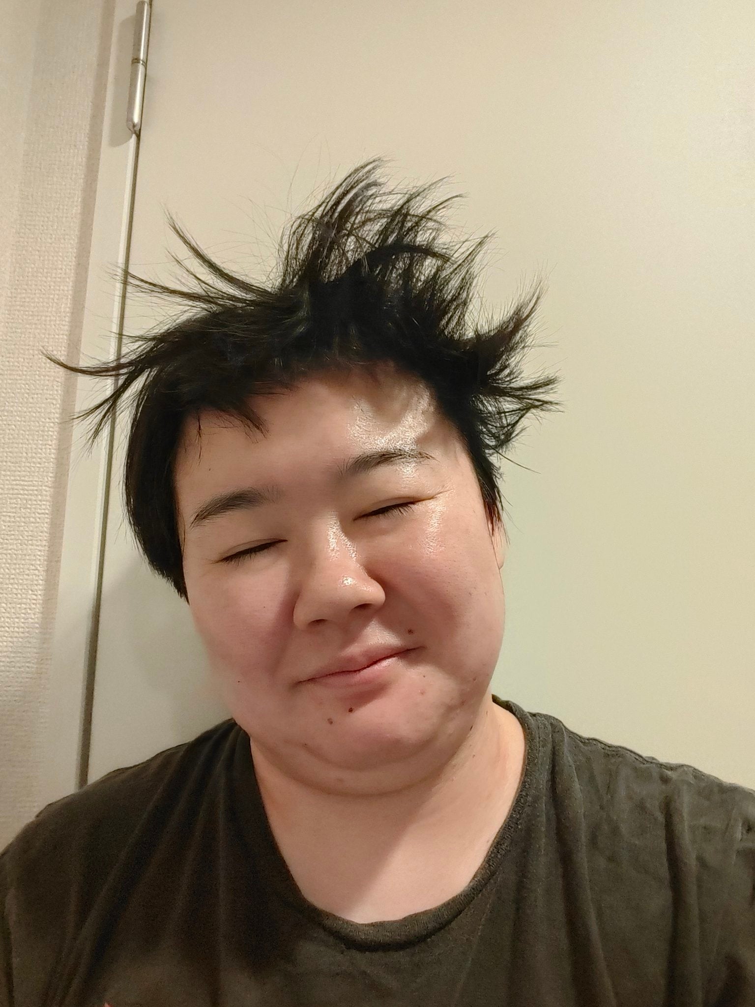 やす子X投稿より