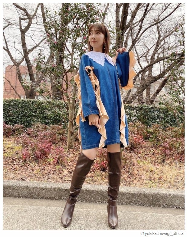 柏木由紀、レアなロングブーツで美脚披露「スタイル良い」と絶賛の声