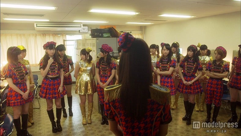 AKB48 33rdシングル「ハート・エレキ」（10月30日発売）ミュージックビデオより