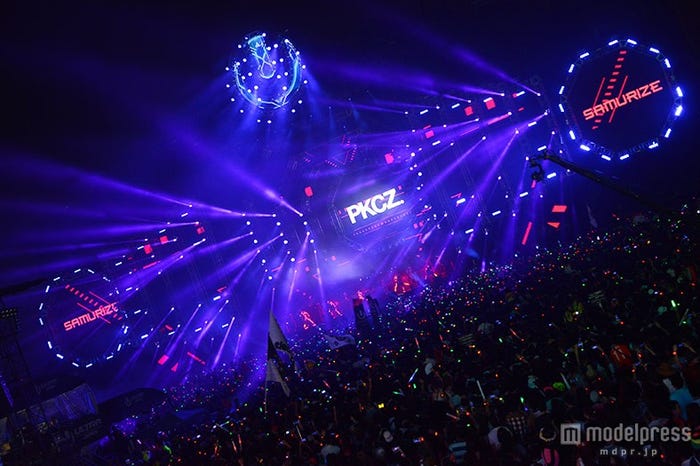 PKCZがAfrojackステージに登場