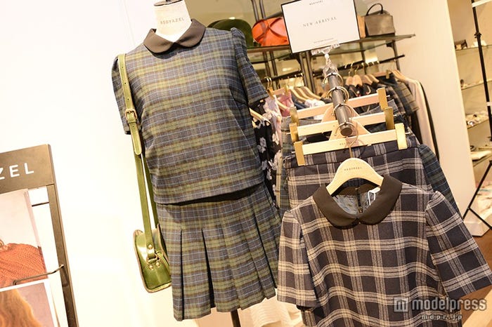 トップス¥7900、キュロット¥7900