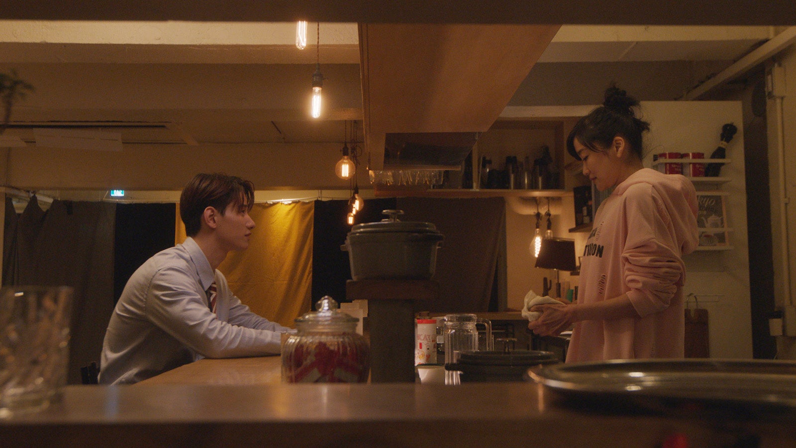 （左）佐藤景瑚（C）テレビ東京