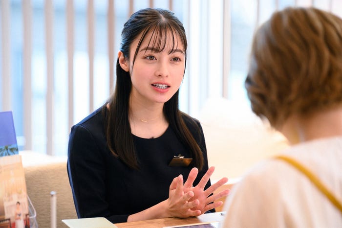橋本環奈/「王様に捧ぐ薬指」第1話より(C)TBS