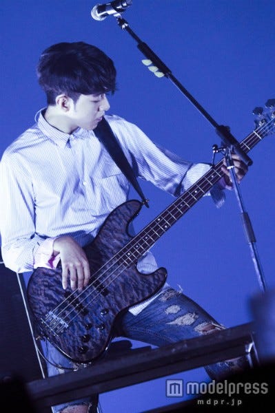 イ・ジョンシン(C)FNC MUSIC JAPAN INC.