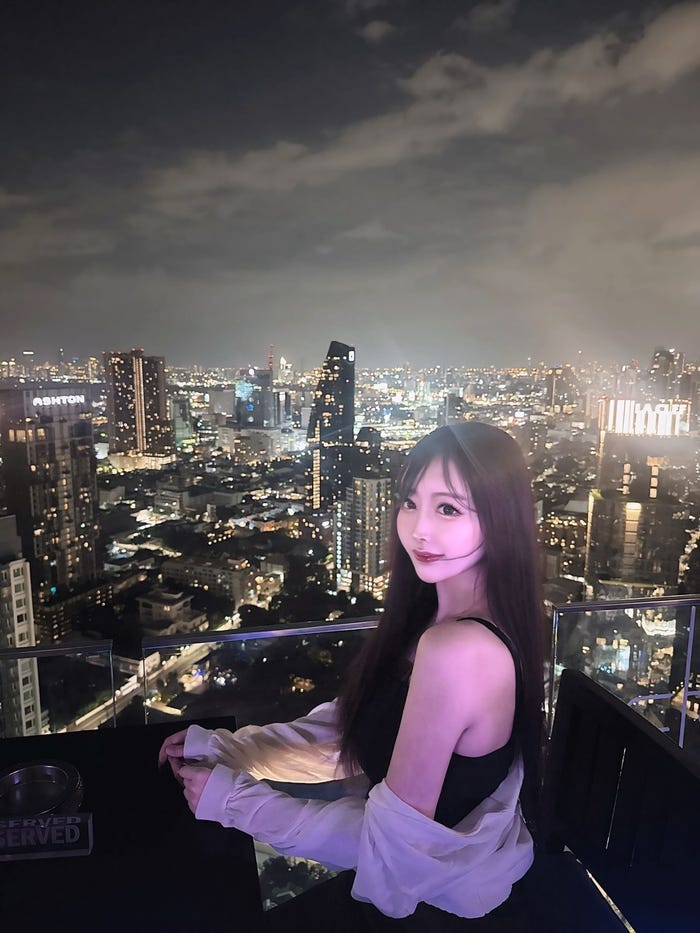 私服(提供画像)