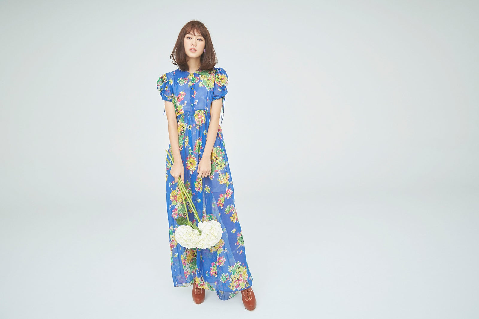 『桐谷美玲カレンダー2017.04-2018.03』／（C)東京ニュース通信社