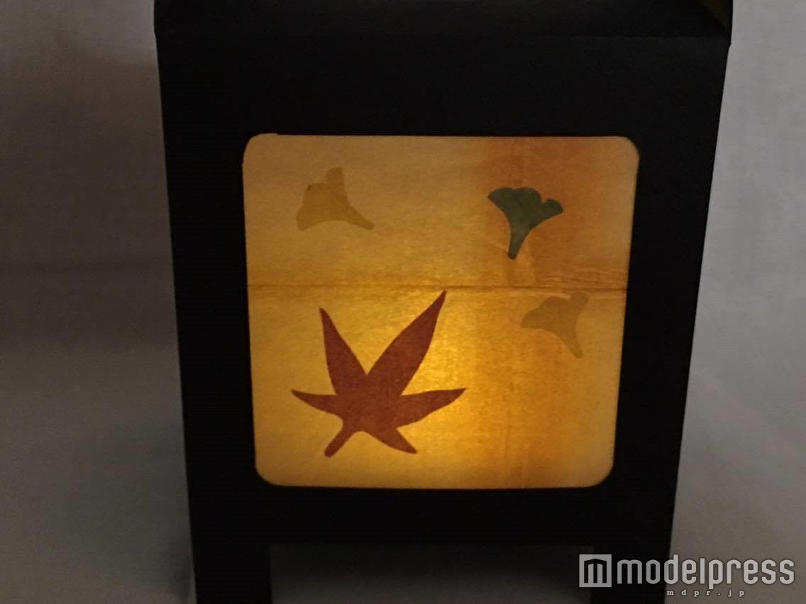 和紙で作る行灯づくり／画像提供：アークヒルズ