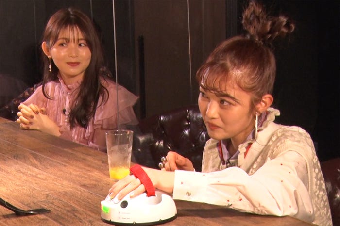 久間田琳加、井上咲楽(C)カンテレ