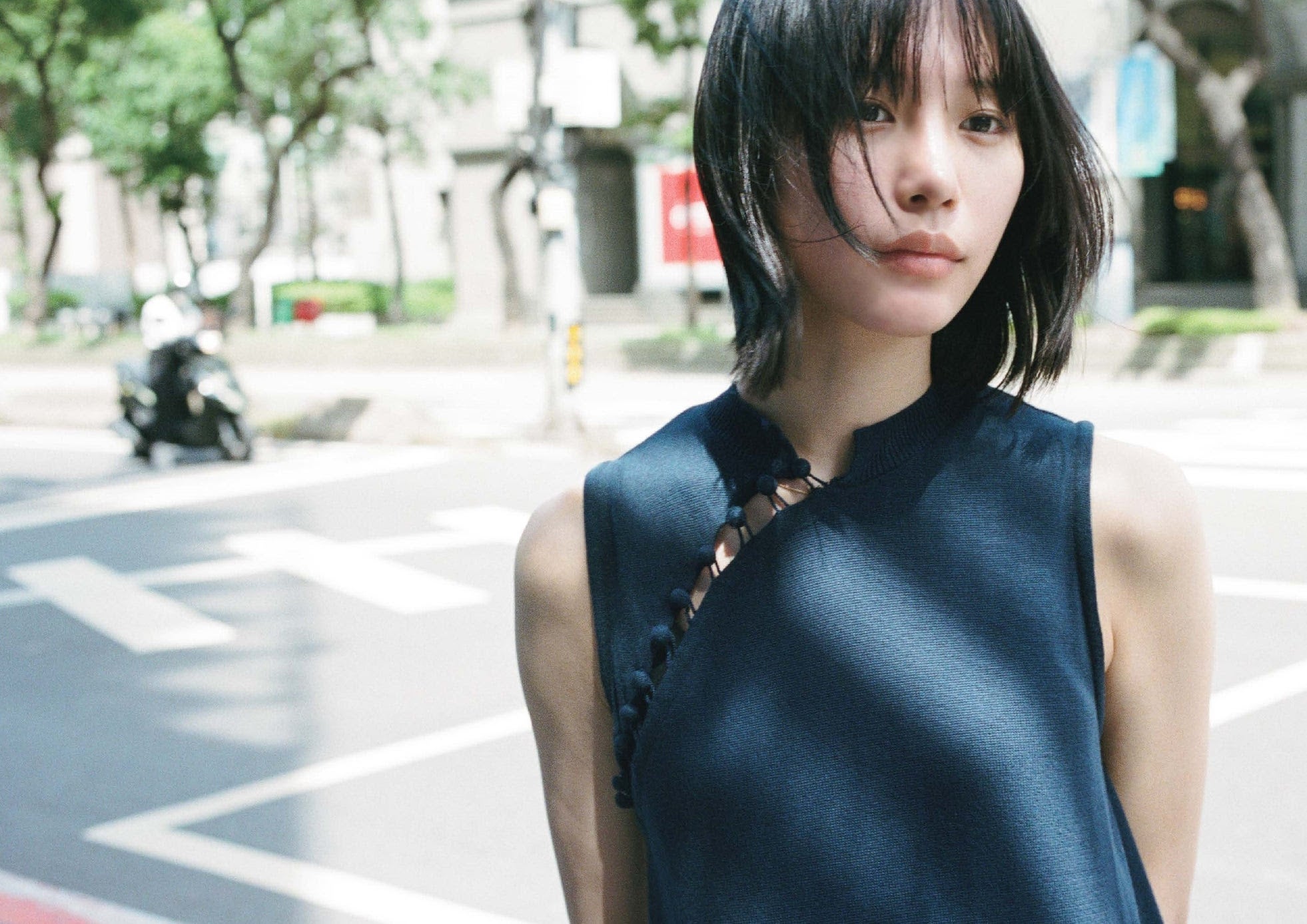 南沙良、初フォトブック「不安定な安息」決定 “芸能生活10年の節目”エッセイ＆手書き日記も掲載