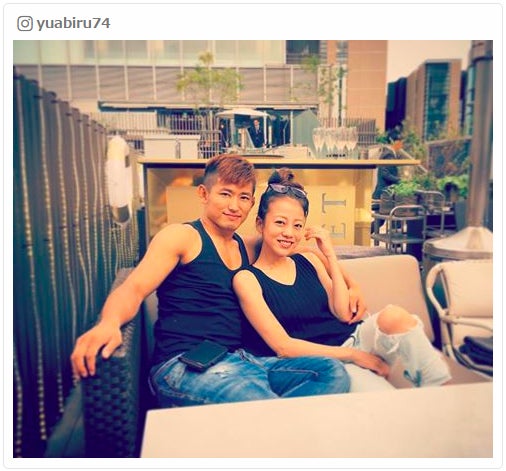 あびる優＆才賀紀左衛門夫妻、カップルコーデを披露 ラブラブぶりに「お似合い」の声