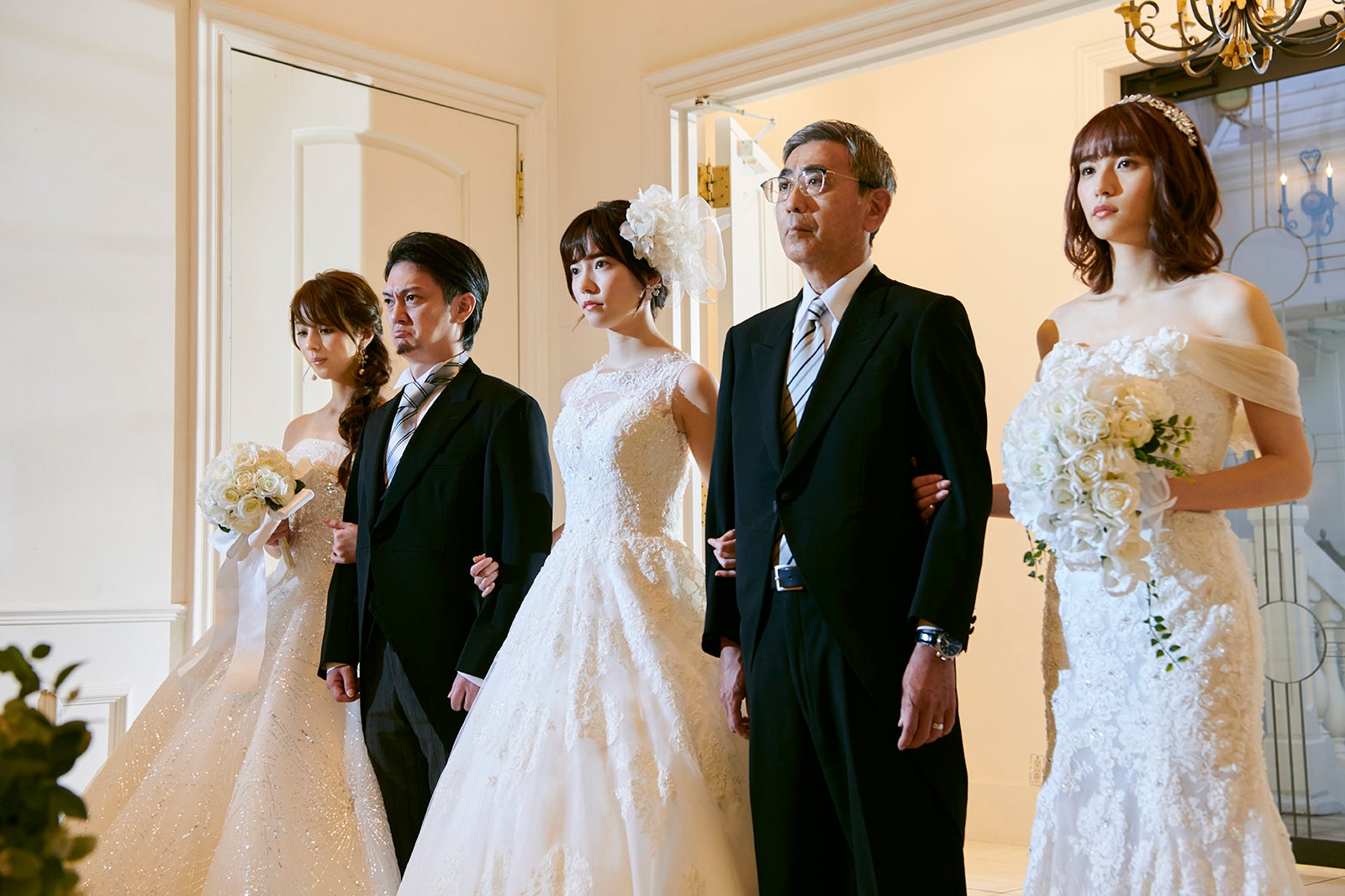 （左）柳ゆり菜（中央）島崎遥香（右）浅川梨奈 （C）ABCテレビ