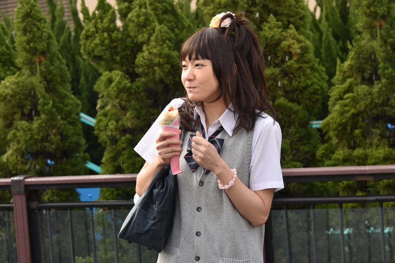 これは本当にガッキー 激変ガングロギャル姿公開 チアガールにセーラー服 新垣結衣の 七変化 ミックス モデルプレス