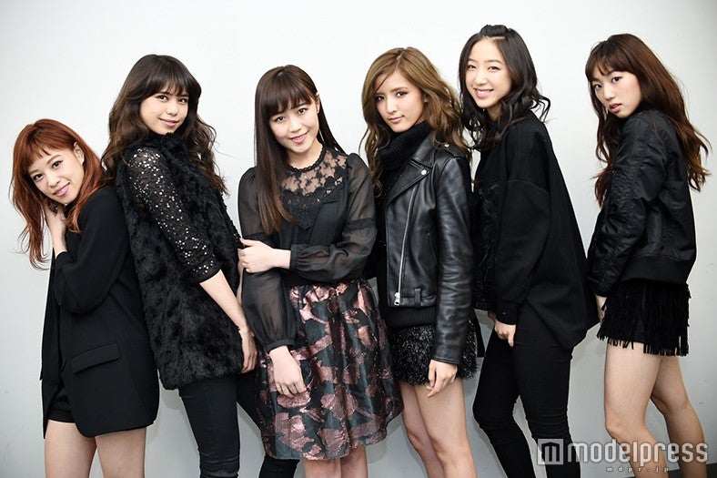 Flower／（左から）中島美央、佐藤晴美、鷲尾伶菜、藤井萩花、坂東希、重留真波（C）モデルプレス