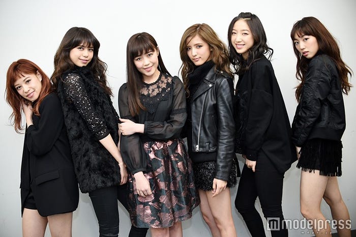 Flower/(左から)中島美央、佐藤晴美、鷲尾伶菜、藤井萩花、坂東希、重留真波(C)モデルプレス