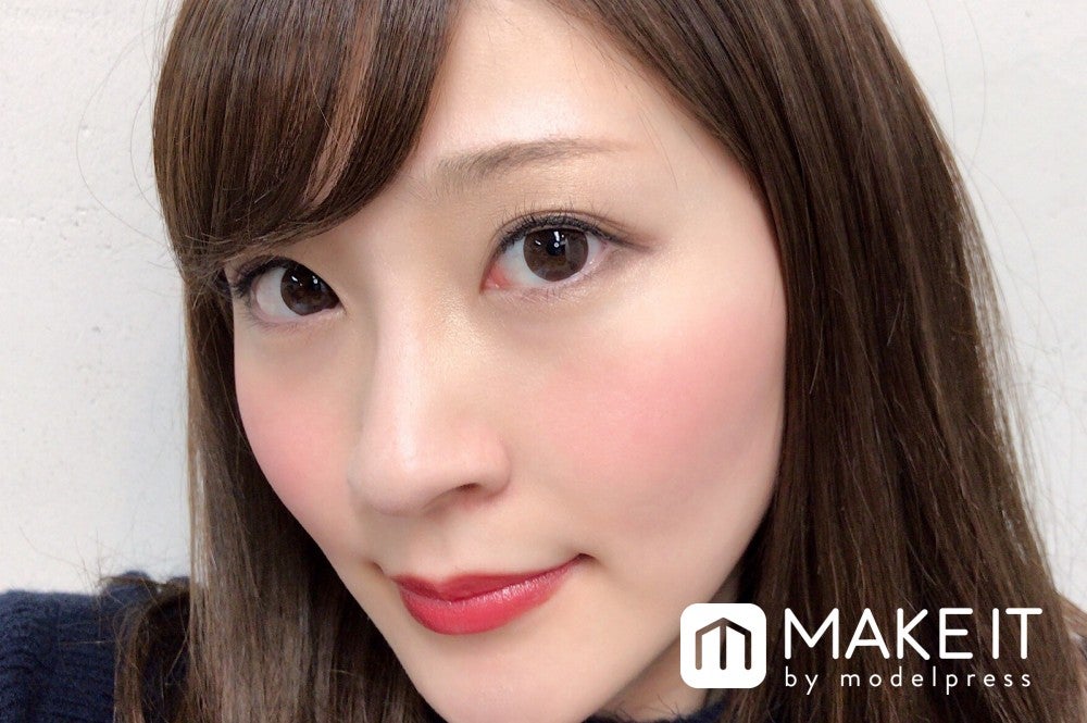 【キャンメイク】「リップ＆チークジェル」“01 ストロベリームース”をリップとチークで使用 (C)メイクイット