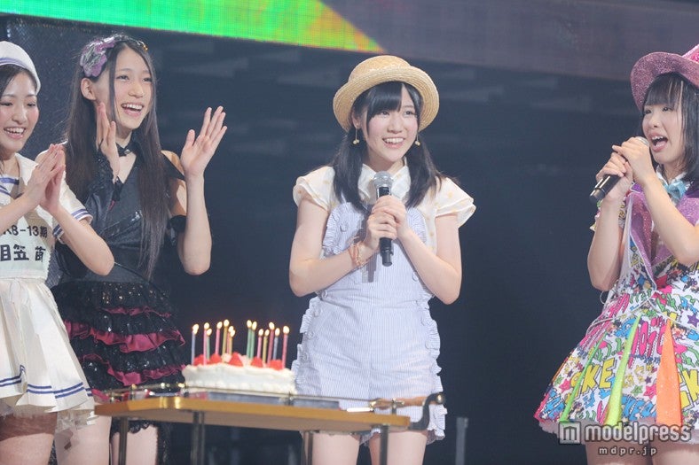 AKB48グループ研修生103名が圧巻のパフォーマンス／（C）AKS