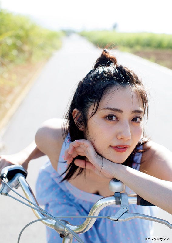 奥山かずさ(C)佐藤裕之/ヤングマガジン