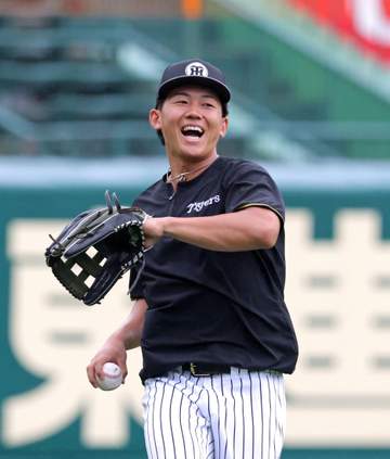 阪神 ドラ1立石が約30分の外野特守「挑戦的な姿勢を見せたい 筒井外野守備コーチ「彼はやる男です」