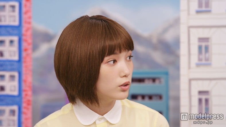 本田翼／新TVCM「とらばーゆ 次の私に（バス停）」篇