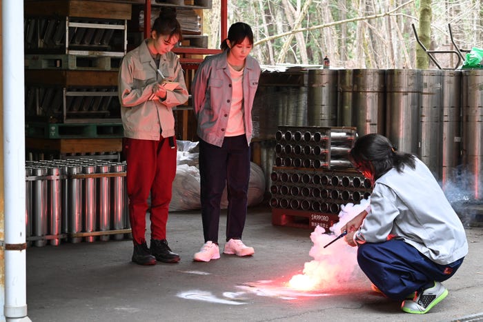 宮本茉由、本田翼、高橋一生「6秒間の軌跡~花火師・望月星太郎の2番目の憂鬱」第7話より(C)テレビ朝日