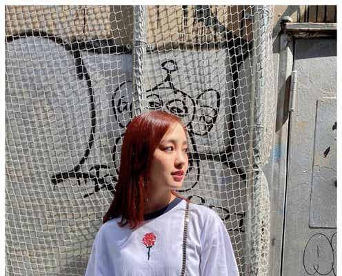 元モー娘。飯窪春菜、“オレンジ髪”際立つ私服ショットに「カッコよすぎ」の声