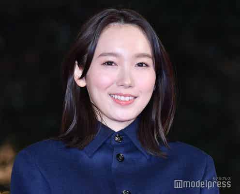 飯豊まりえ、抜群スタイル際立つパンツ衣装で闊歩 映画会社にお願いも「これを機に再上映したいですね」<第35回東京国際映画祭>