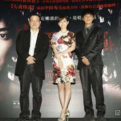 (左から)中田秀夫監督、前田敦子、成宮寛貴