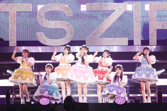 「FRUITS ZIPPER 3rd ANNIVERSARY 超めでたいライブ -さん-」より/PHOTO:ヨシモリユウナ、森好弘、高田梓