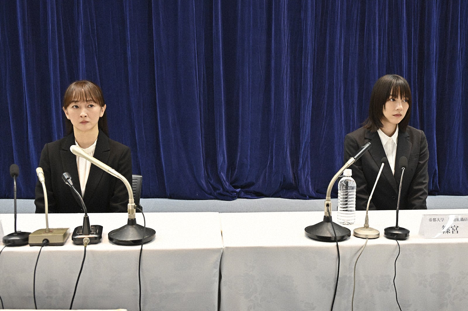 花總まり、のん「キャスター」第3話（C）TBS