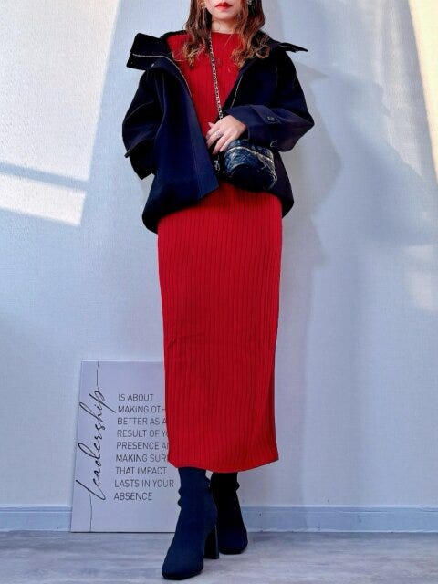 GUコージーメルトンショートフーディコートのワンピースコーデ