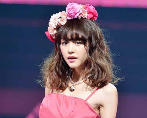 桐谷美玲、ミニドレスでほっそり美脚披露 トップバッターで「nonコレ2014」開幕