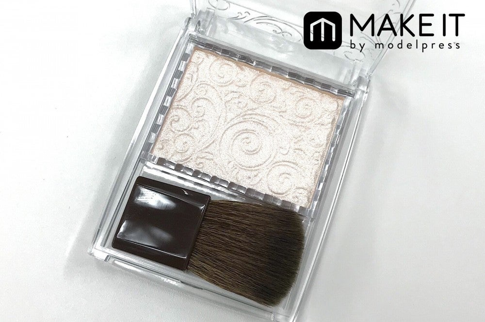 セザンヌ／パールグロウハイライト／01（C）モデルプレス