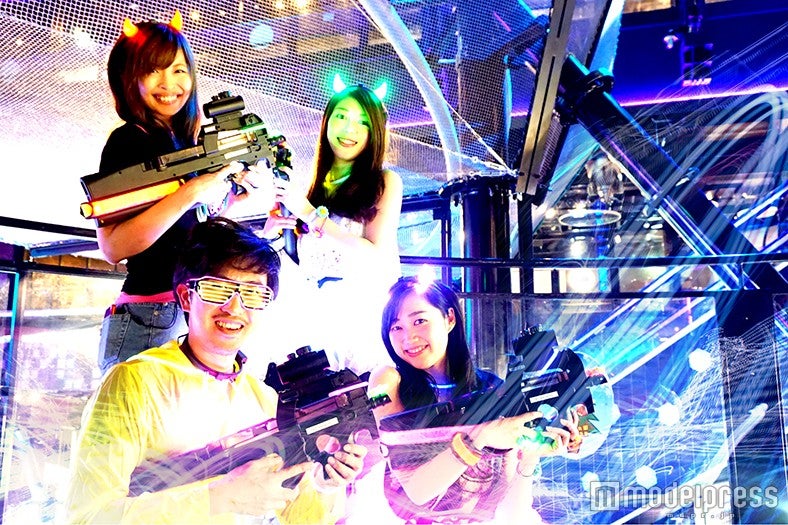 遊園地をエレクトリックに染めて撃ち合え！「エレクトリックガン」日本初開催