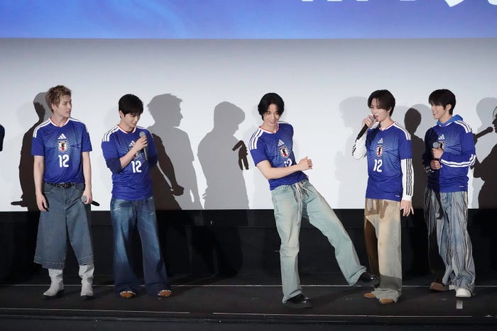 (左から)金城碧海、後藤威尊、佐藤景瑚、佐野雄大、河野純喜(C)LAPONE ENTERTAINMENT