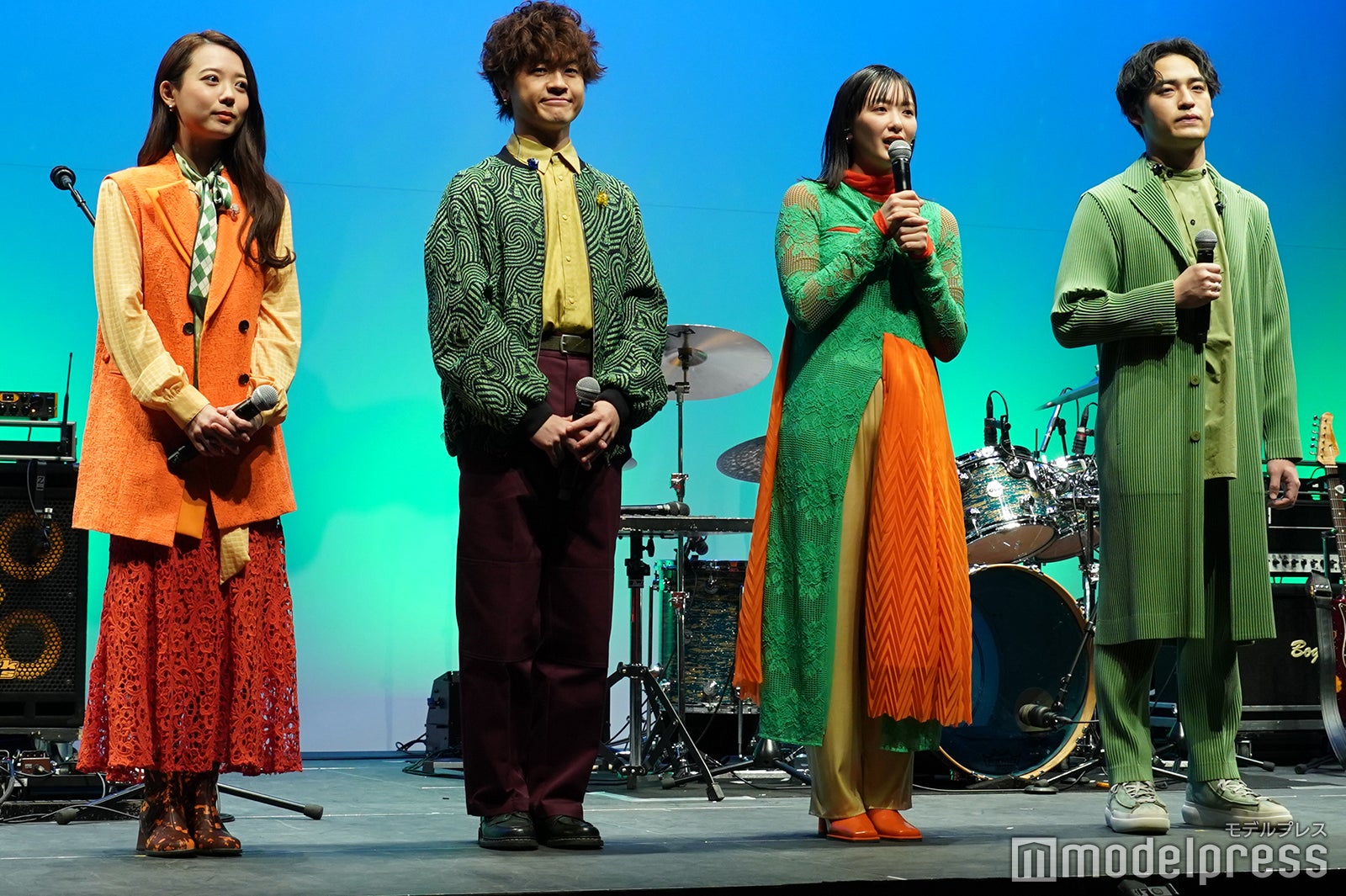 緑黄色社会（左から）peppe、穴見真吾、長屋晴子、小林壱誓（C）モデルプレス