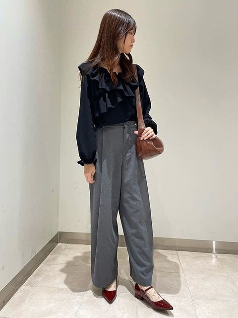 黒ブラウス コーデ 黒ブラウスコーデ3