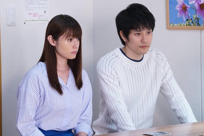 深田恭子、松山ケンイチ/「隣の家族は青く見える」第9話より(C)フジテレビ