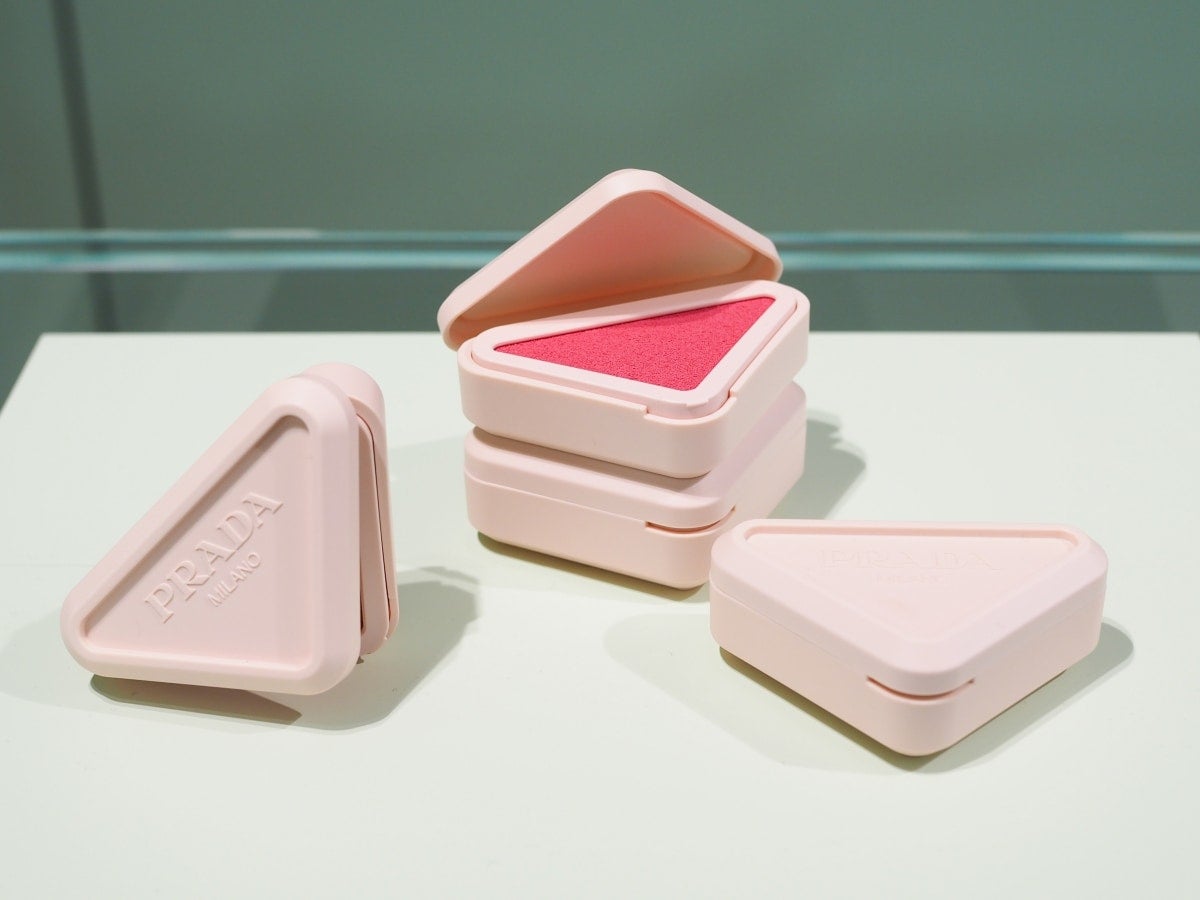 パケ買い必至！ プラダ ビューティから新感覚のチーク「プラダ タッチ」が誕生