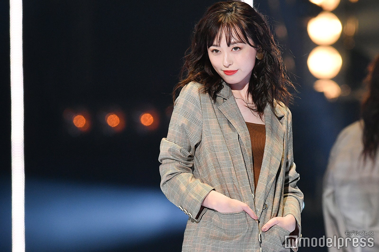 福原遥、マニッシュなジャケットでオトナ化 微笑みにドキッ＜TGC2019A