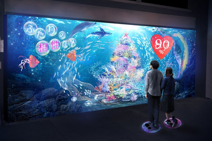 巨大海中クリスマスツリー／画像提供：アカツキライブエンターテインメント