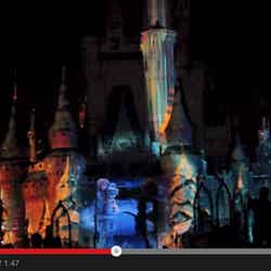 「アナと雪の女王」が登場／All Around Orlando「Let It Go FROZEN Segment from Celebrate The Magic Projection Show at Magic Kingdom Disney World」／YouTubeより