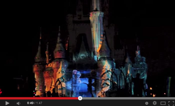 「アナと雪の女王」が登場/All Around Orlando「Let It Go FROZEN Segment from Celebrate The Magic Projection Show at Magic Kingdom Disney World」/YouTubeより